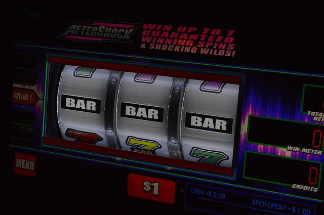 Slot machine with 3 reels
